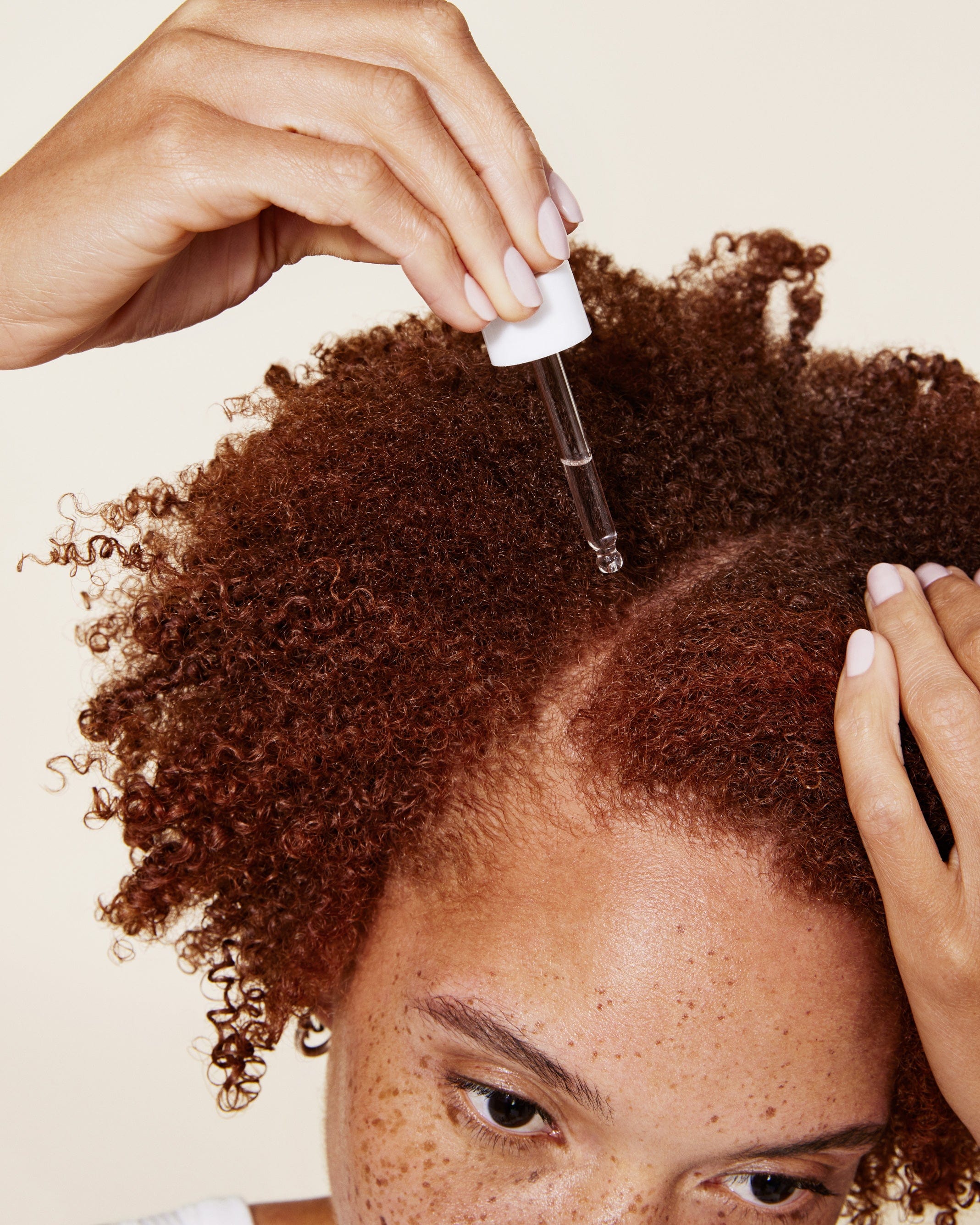 Multiuse Hair Oil with Vitamin E and Hemi15 - 4U by Tia - 4U by Tia